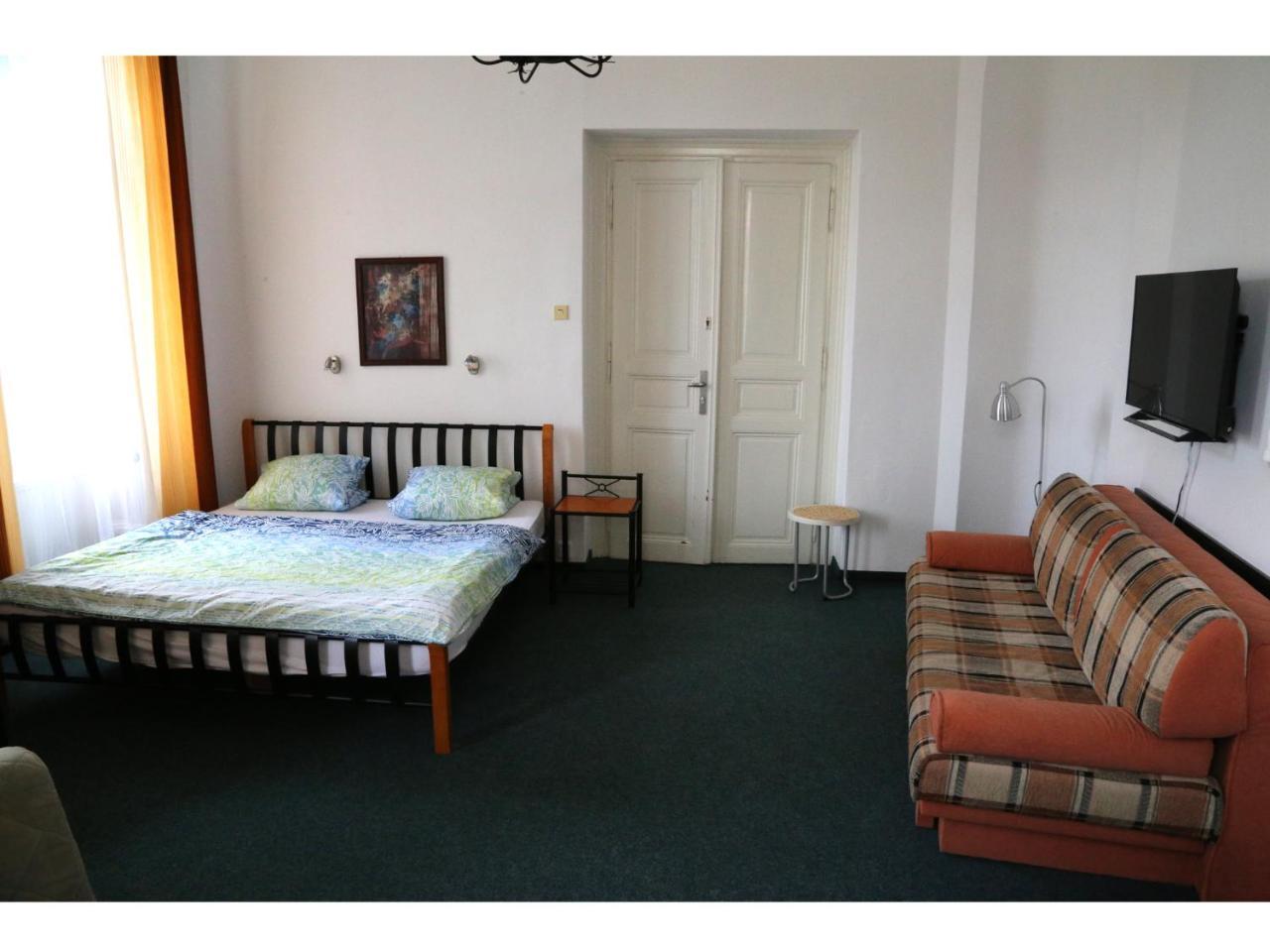 Apartment Kahoun Praag Buitenkant foto